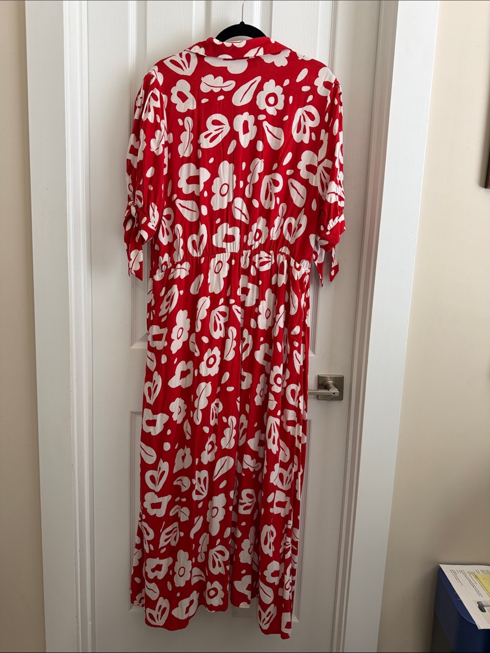 Eloquii Red and White Floral Walk-thru Dress - Picture 9 of 9